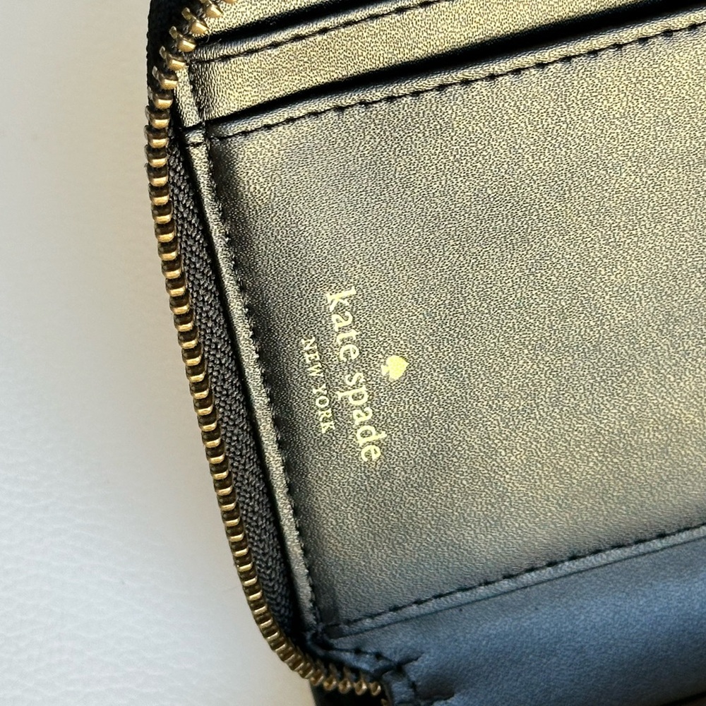 Kate Spade NY Women's Wristlet Wallet Clutch Zip Closure Black Off White Leather - Picture 9 of 15